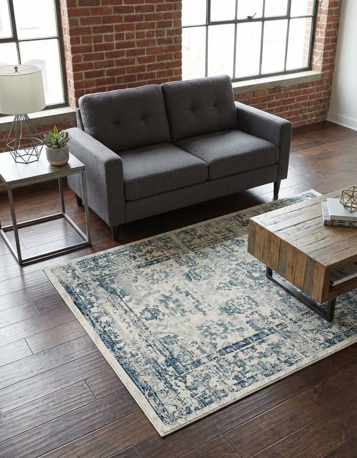 Detail image of 4' x 6' Charleston Rug