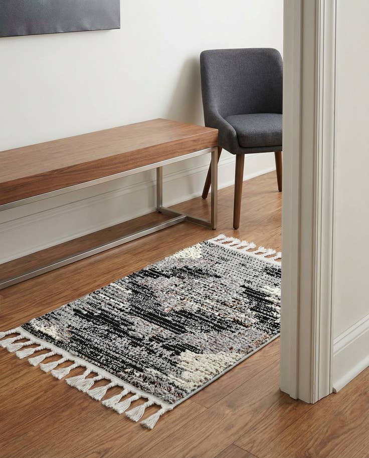 Detail image of 2' x 3' 2 Cherokee Rug