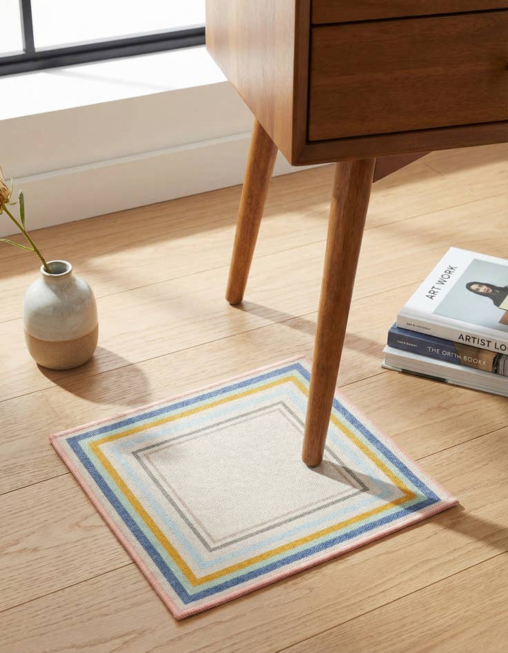 Detail image of 1' 4 x 1' 4 Lotus Sample Rug