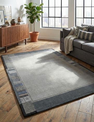 4' 8 x 6' 6 Hand Knotted Nepal Wool Rug