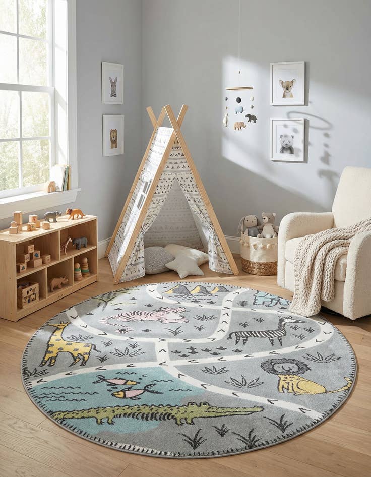 Detail image of 7' 10 x 7' 10 Animals Whimsy Kids Round Rug