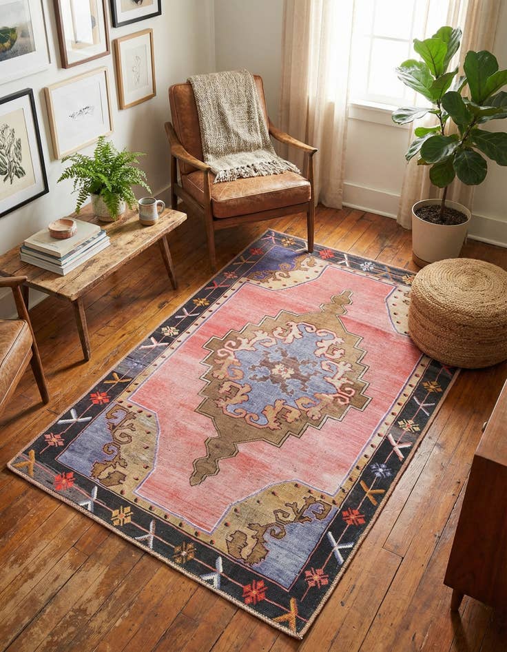 Detail image of 3' 6 x 5' 6 Timeless Rug