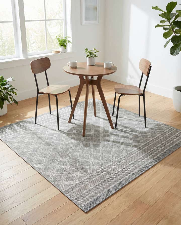 5' 1 x 5' 1 Easy-Clean Trellis Indoor / Outdoor Square Rug