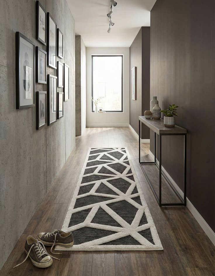 Detail image of 2' 7 x 10' Prismatic Runner Rug