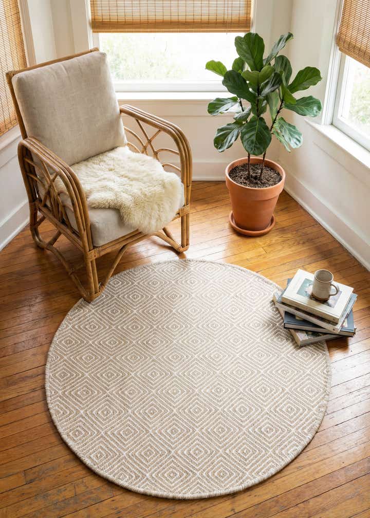 3' 1 x 3' 1 Hand Woven Geo Trellis Flatweave Round Rug