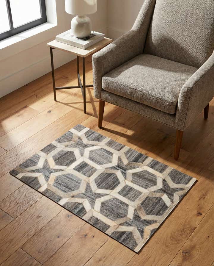 2' 2 x 3' 2 Cowhide Rug