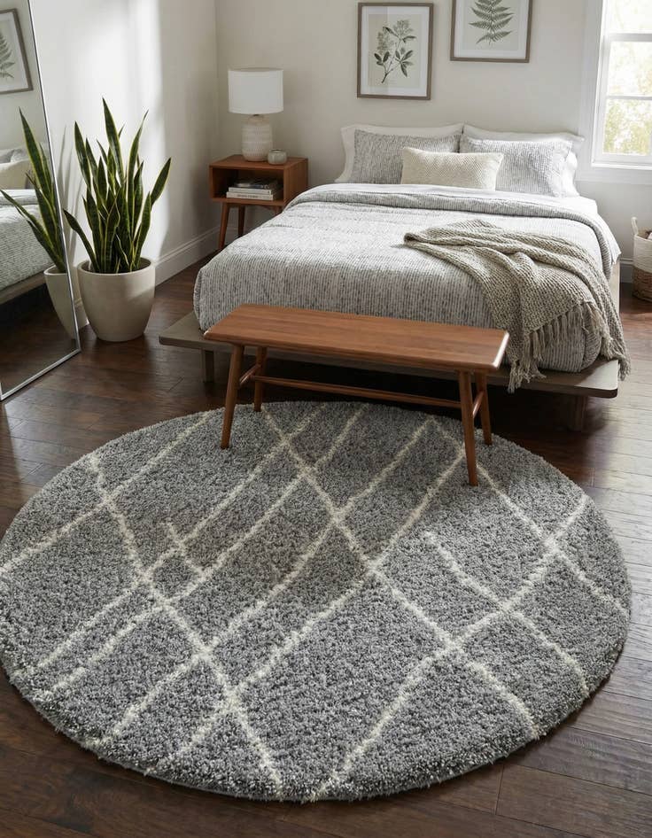 Detail image of 6' x 6' Soft Touch Shag Round Rug