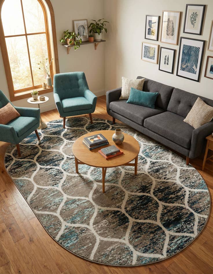 Detail image of 6' x 9' Lattice Frieze Oval Rug