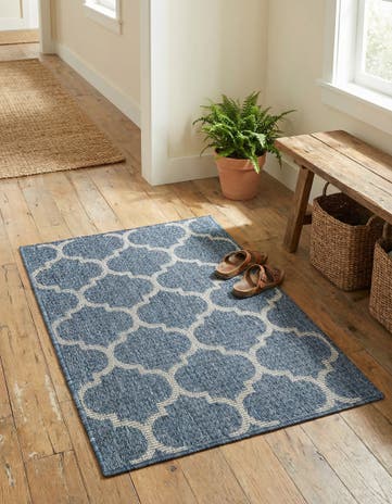 2' x 3' Easy-Clean Lattice Indoor / Outdoor Rug