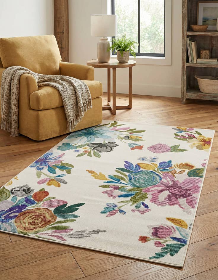 Detail image of 3' 3 x 5' 3 Blossom Rug