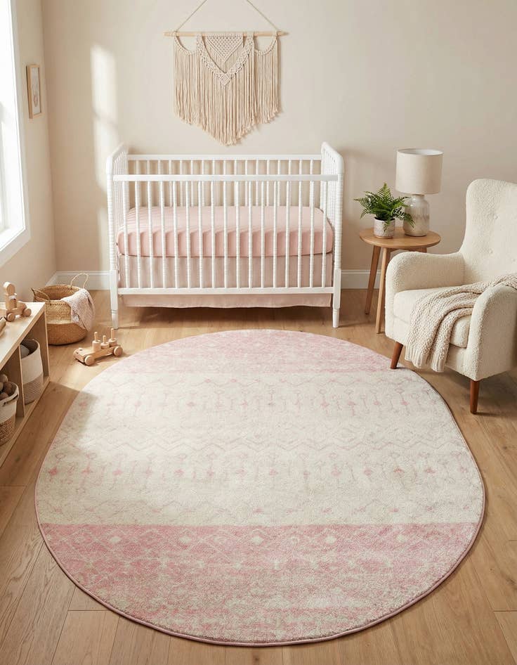 Detail image of 7' 10 x 10' Moroccan Trellis Oval Rug