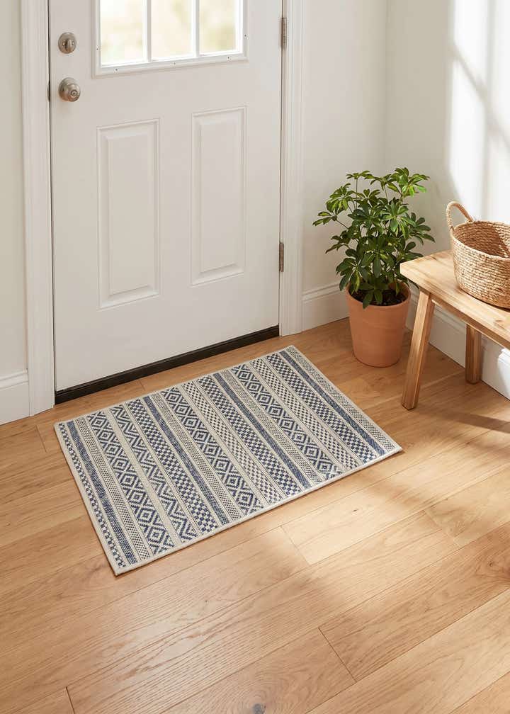2' x 3' Easy-Clean Ribbon Indoor / Outdoor Rug