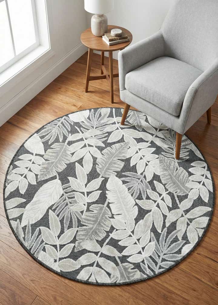 4' 5 x 4' 5 Easy-Clean Botanical Indoor / Outdoor Round Rug