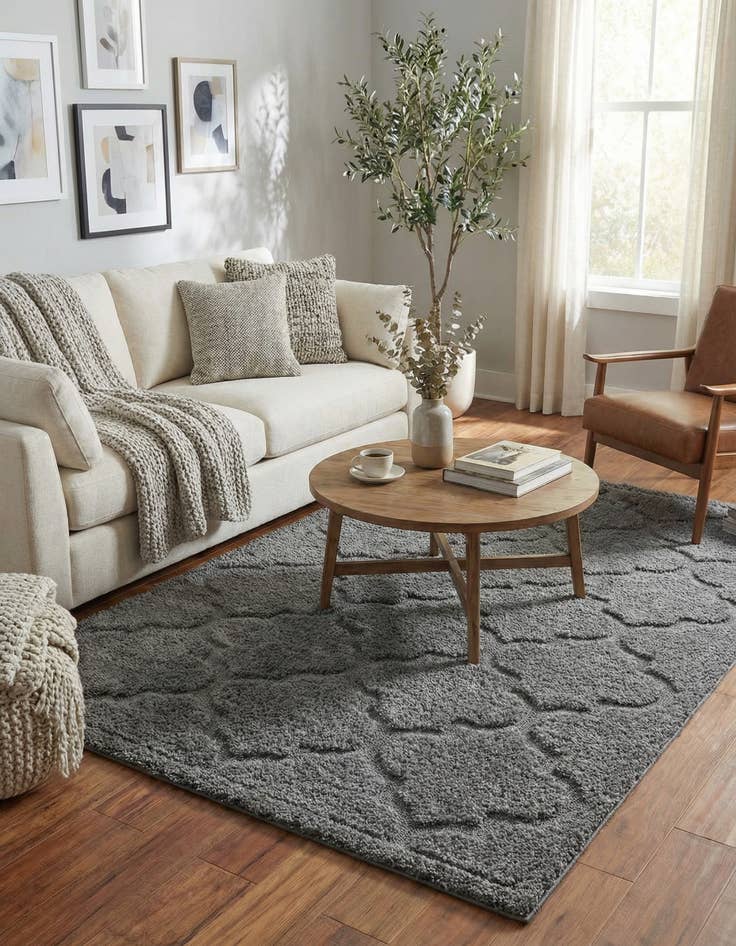 Detail image of 5' x 8' Lattice Shag Rug