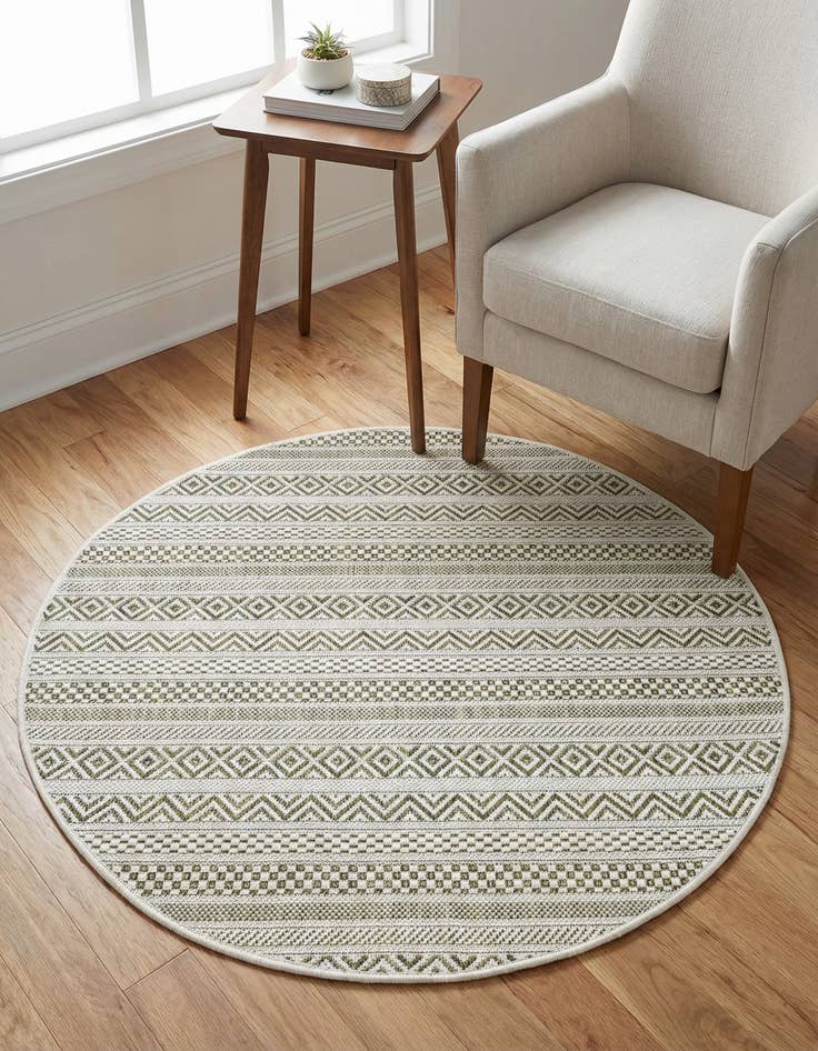Detail image of 3' x 3' Easy-Clean Striped Indoor / Outdoor Round Rug
