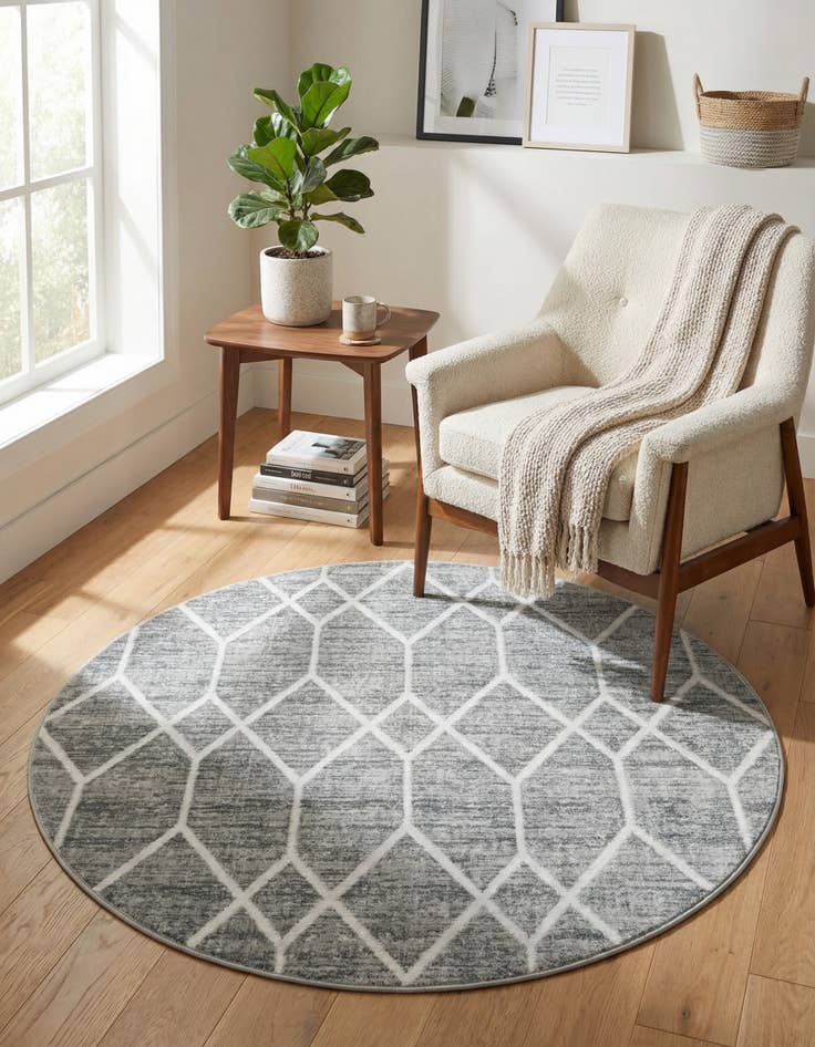 Detail image of 5' x 5' Lattice Trellis Round Rug