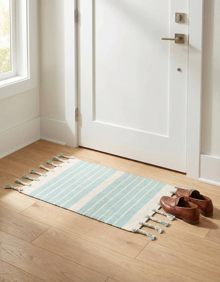 Detail image of 2' x 3' 1 Hand Woven Chindi Cotton Rug