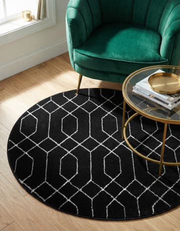 Black and Silver Marilyn Monroe&trade; Glam Trellis Round Rug