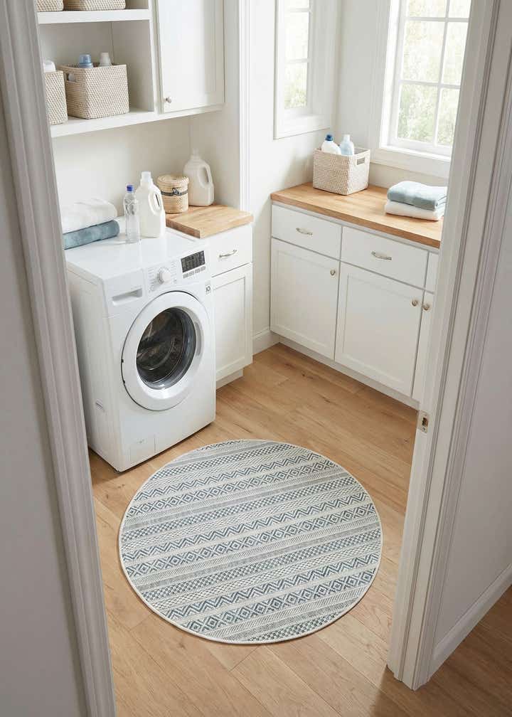 3' x 3' Easy-Clean Ribbon Indoor / Outdoor Round Rug