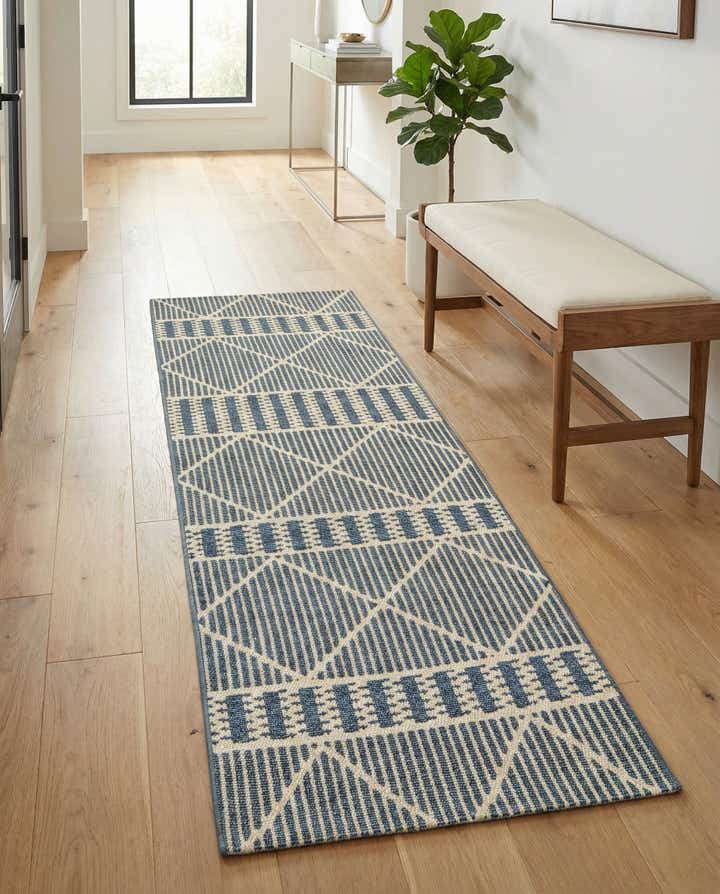 2' x 6' Easy-Clean Trellis Indoor / Outdoor Runner Rug