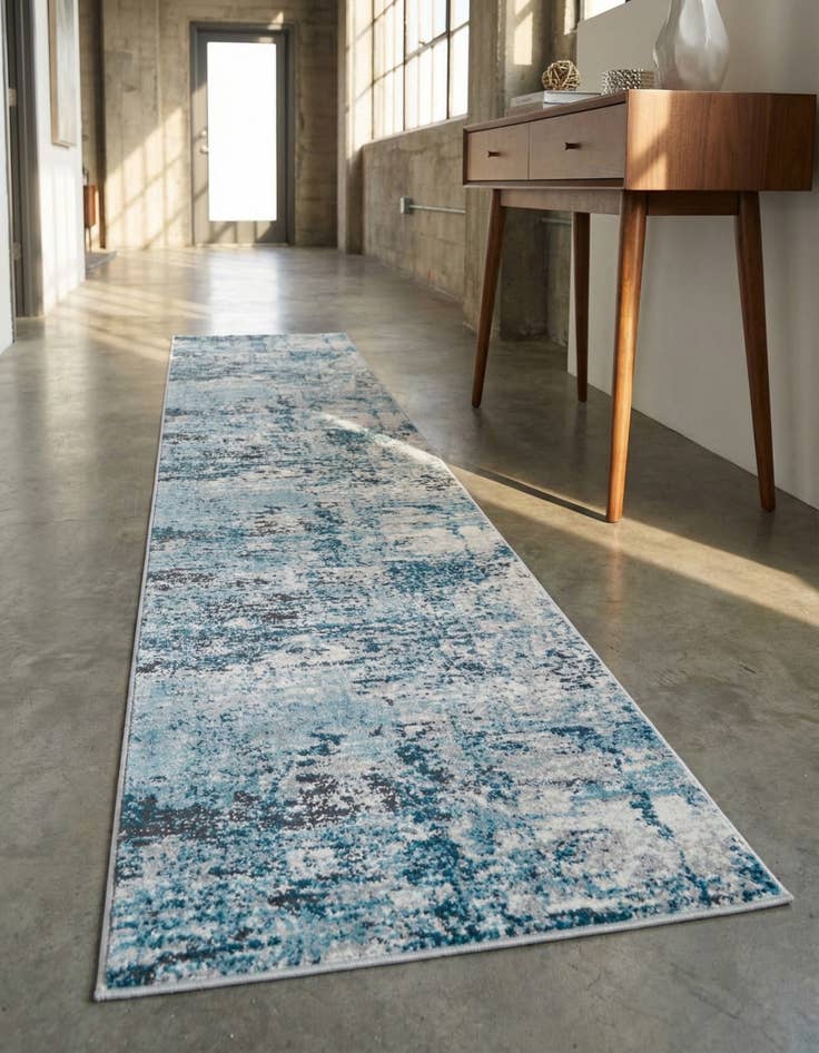 Detail image of 2' 7 x 13' Leipzig Runner Rug