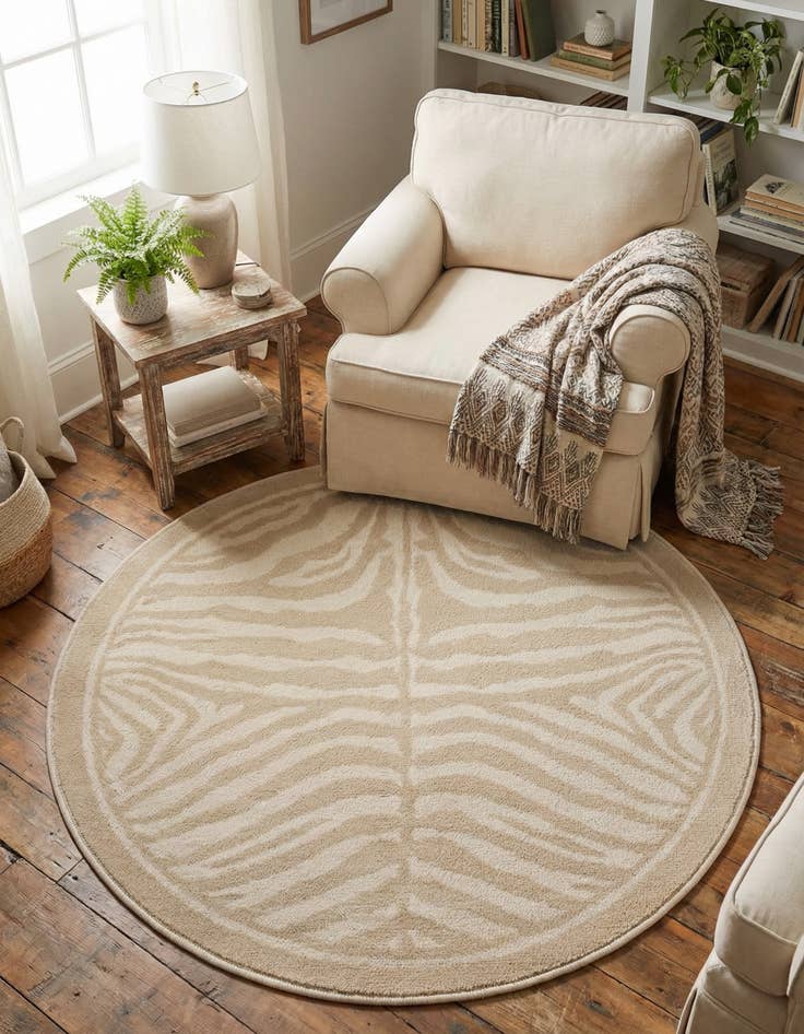 Detail image of  4' x 4' Savannah Round Rug
