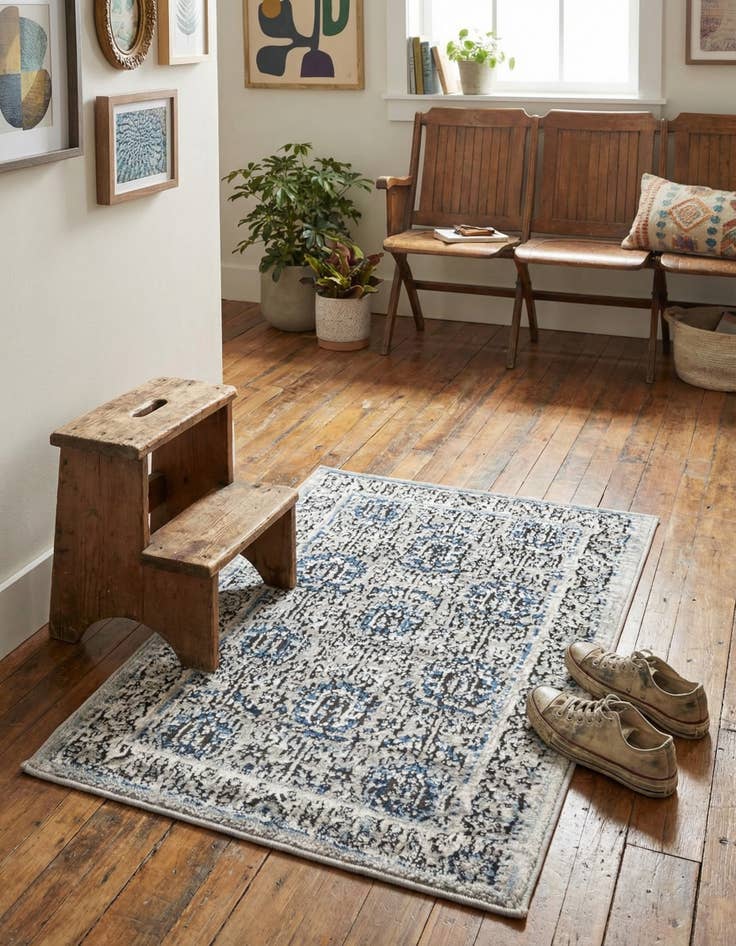 Detail image of 2' x 3' Nyla Rug