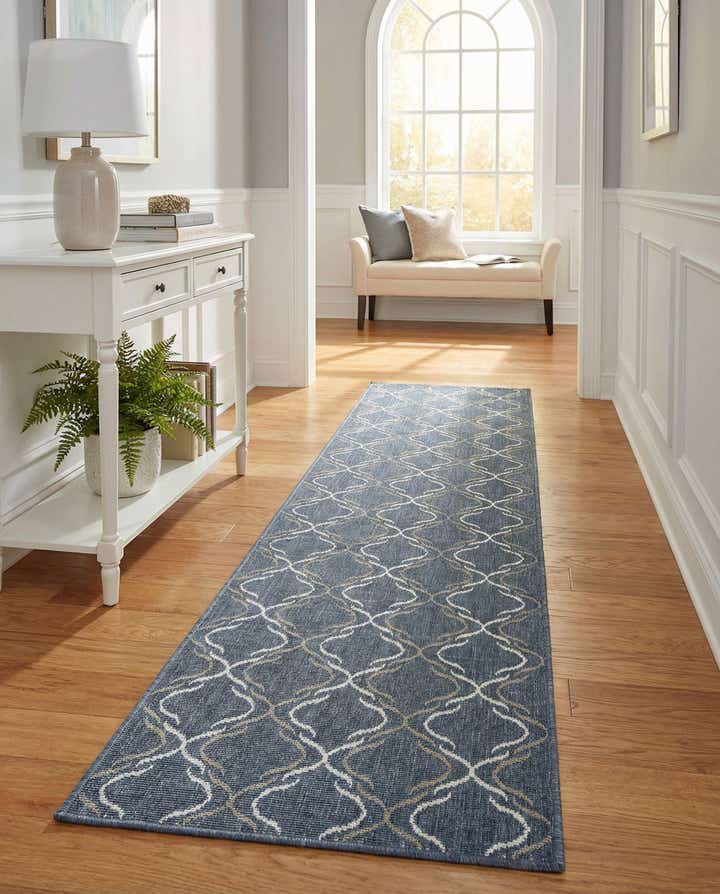 2' x 8' Easy-Clean Trellis Indoor / Outdoor Runner Rug