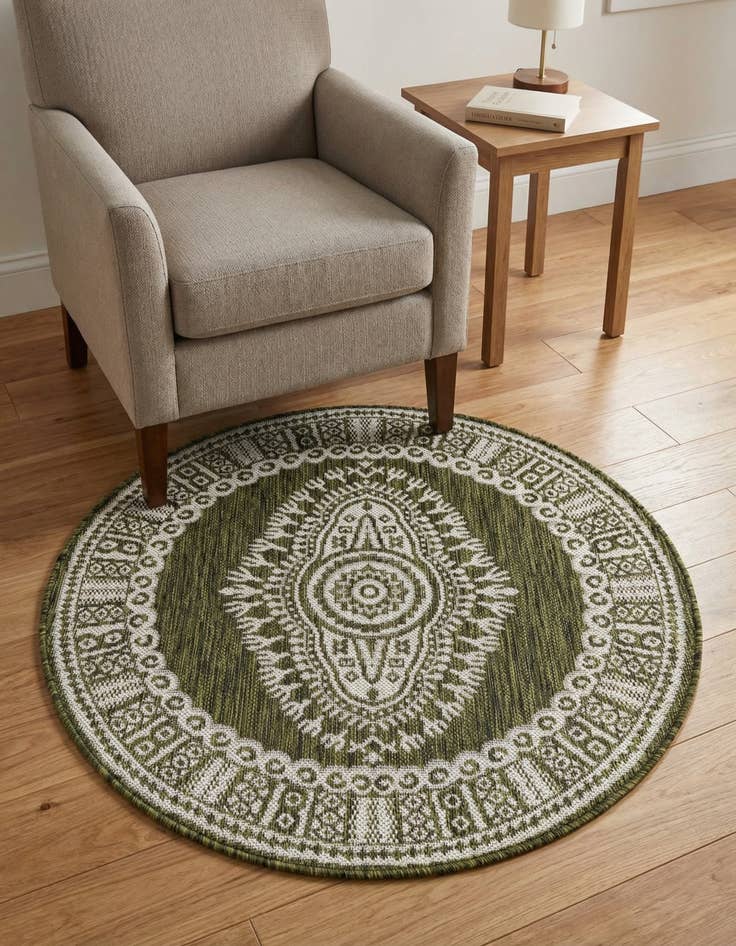 Detail image of 3' x 3' Easy-Clean Traditional Indoor / Outdoor Round Rug