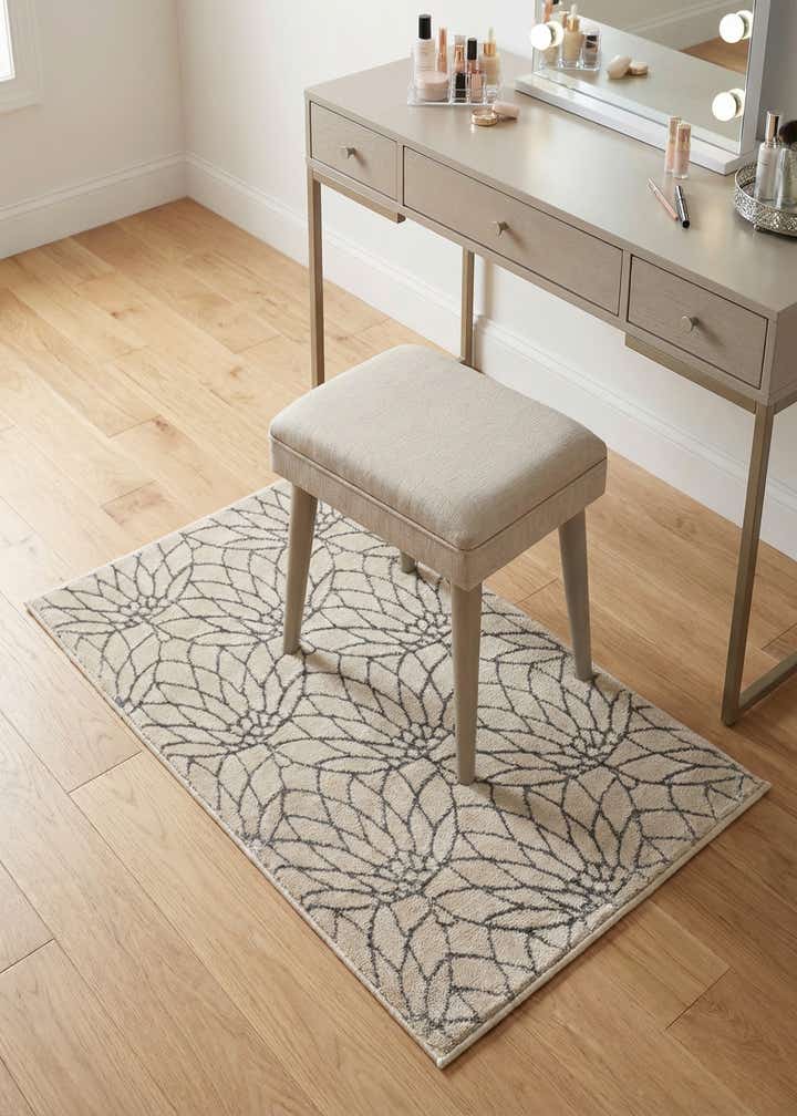 2' x 3' Marilyn Monroe™ Glam Dahlia Rug