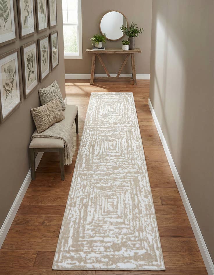 Detail image of 2' x 8' Hermitage Runner Rug