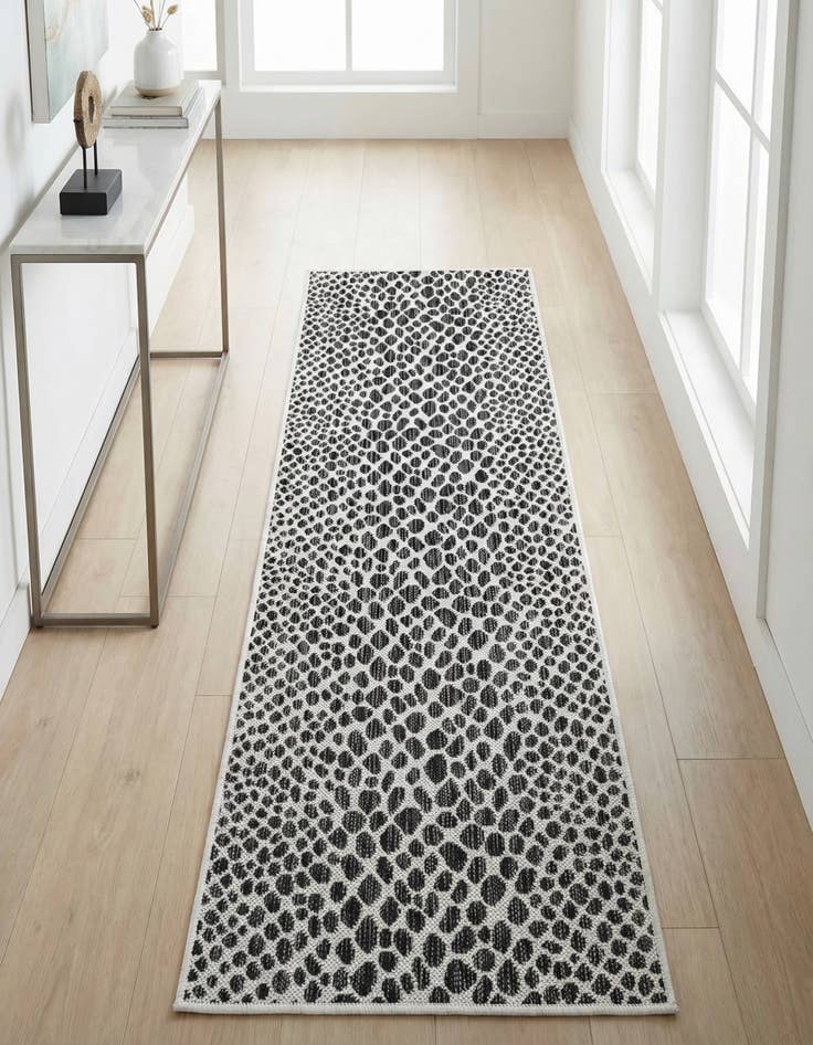 Detail image of 2' x 6' Washable Jill Zarin Cape Town Indoor / Outdoor Runner Rug