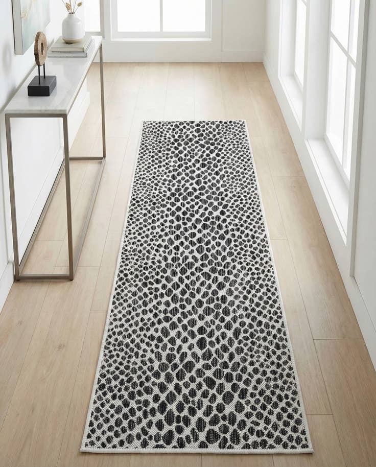 Detail image of 2' x 6' Easy-Clean Jill Zarin Cape Town Indoor / Outdoor Runner Rug