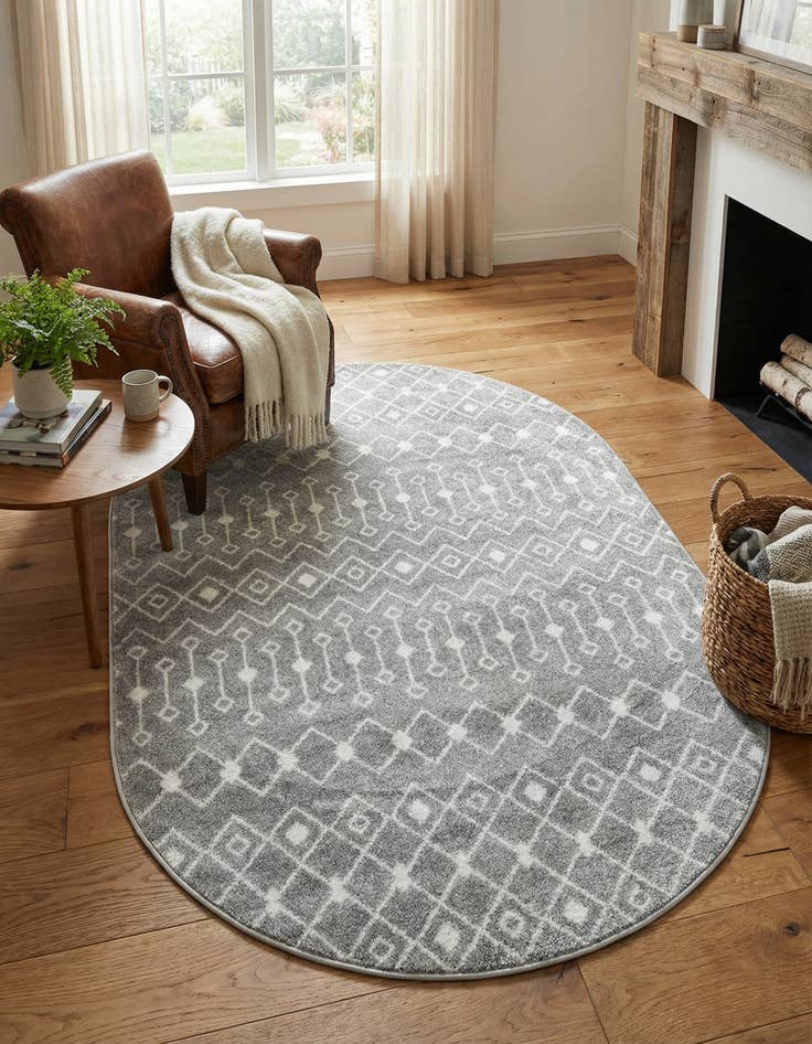 Detail image of 5' 3 x 8' Moroccan Trellis Oval Rug