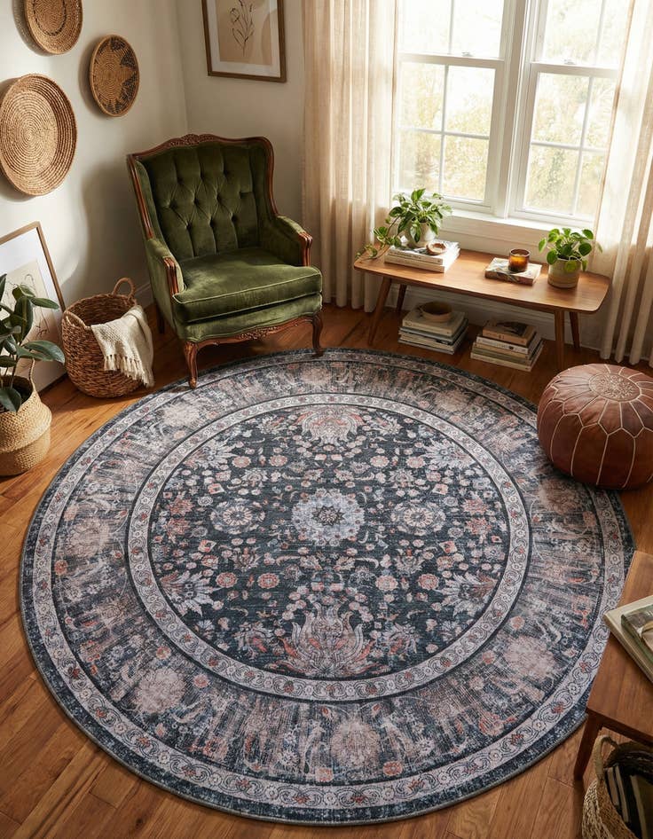 Detail image of 7' 10 x 7' 10 Yara Round Rug
