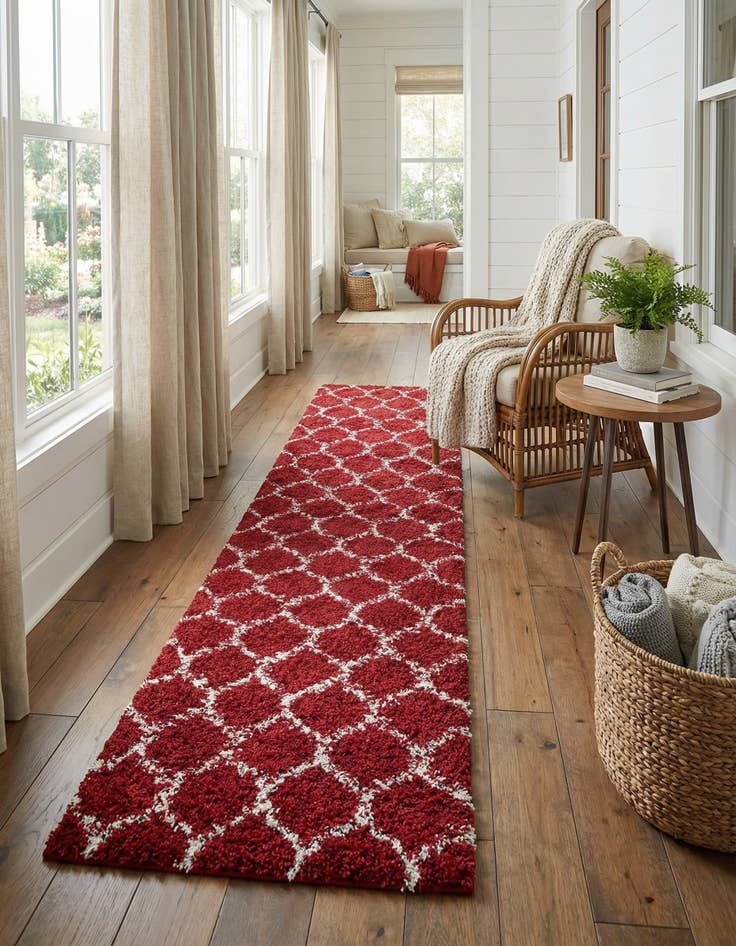 Detail image of 2' 7 x 10' Lattice Shag Runner Rug