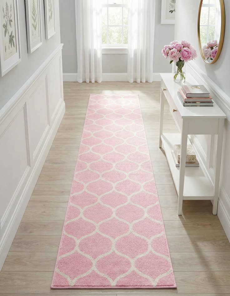 Detail image of 2' x 8' 8 Trellis Frieze Runner Rug