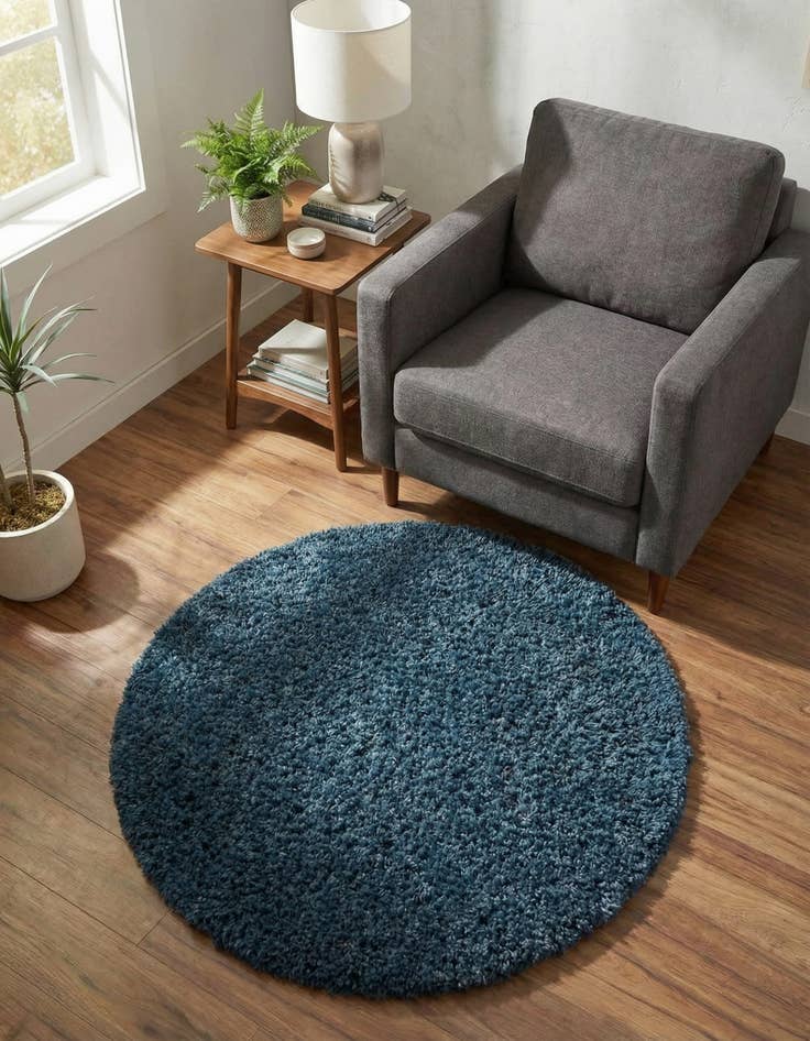 Detail image of 3' x 3' Zermatt Shag Round Rug