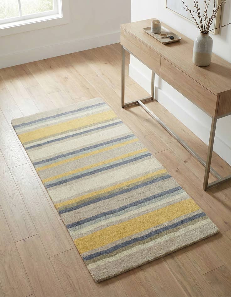 Detail image of 2' 8 x 4' 10 Luna Wool Rug