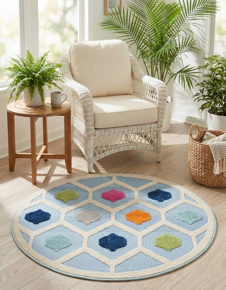 Detail image of 3' 3 x 3' 3  Washable Aruba Indoor / Outdoor Round Rug