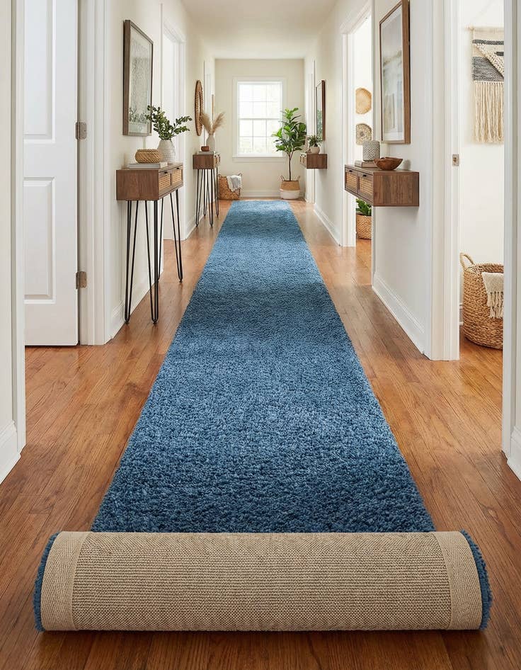 Detail image of 2' 7 x 16' 5 Zermatt Shag Runner Rug