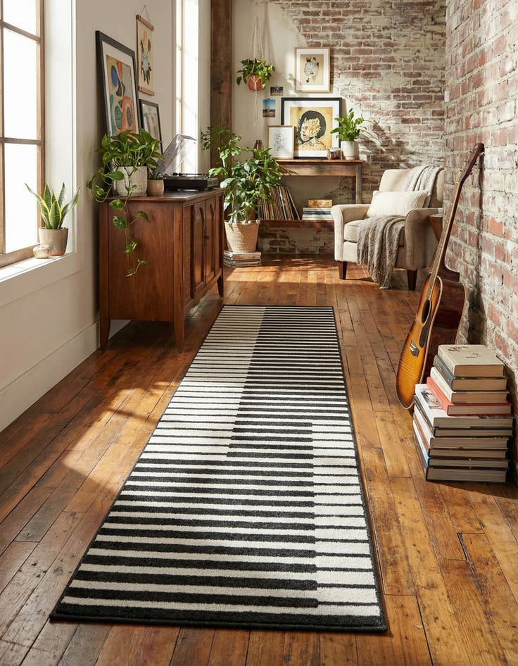 Detail image of 2' 7 x 12' Oslo Runner Rug