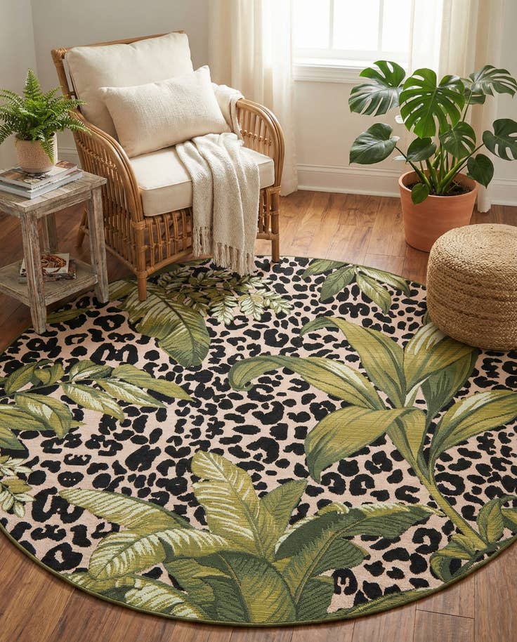 Detail image of 6' x 6' Easy-Clean Botanical Indoor / Outdoor Round Rug