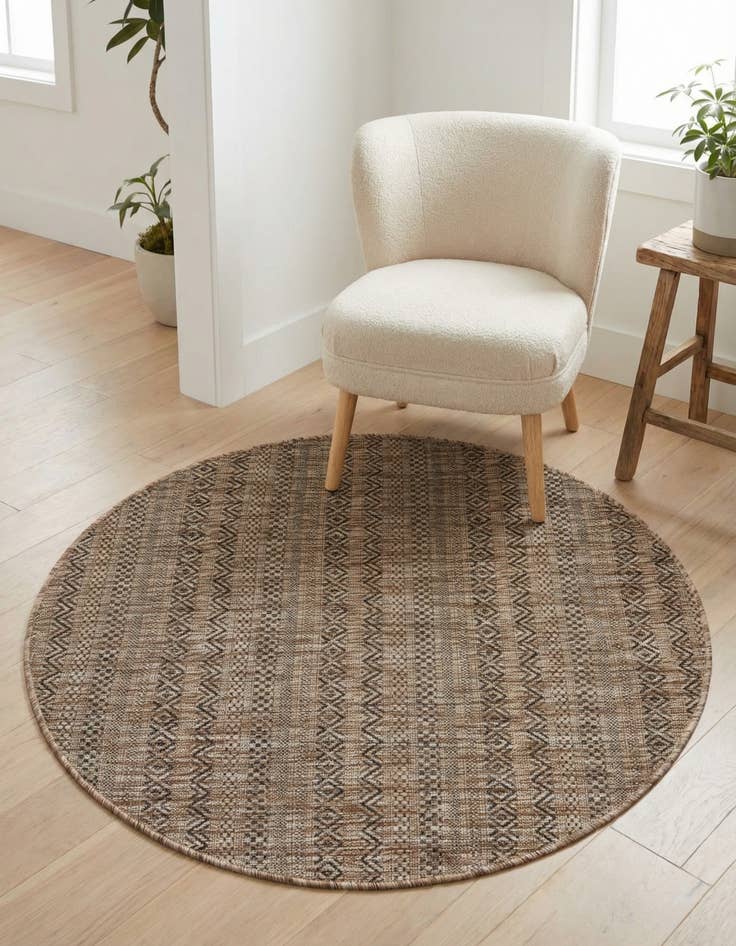 Detail image of 4' x 4'  Washable Striped Indoor / Outdoor Round Rug