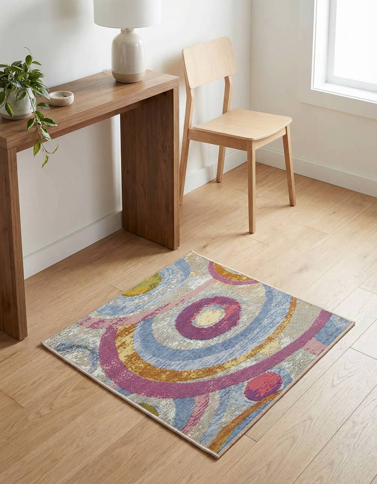 Detail image of 2' x 3' Washable Modern Indoor / Outdoor Rug