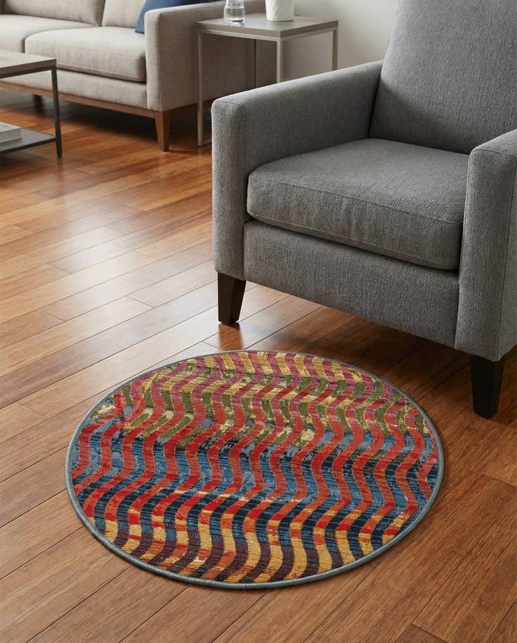 Detail image of 2' 7 x 2' 7 Easy-Clean Modern Indoor / Outdoor Round Rug