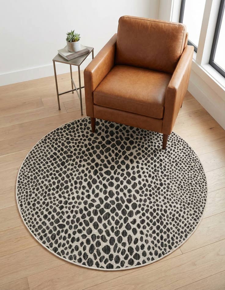 Detail image of  4' x 4'  Washable Jill Zarin Cape Town Indoor / Outdoor Round Rug