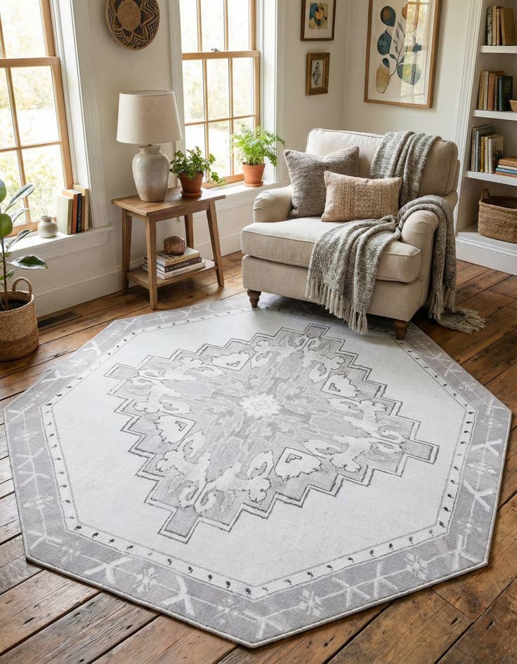 Detail image of 7' 6 x 7' 6 Timeless Octagon Rug