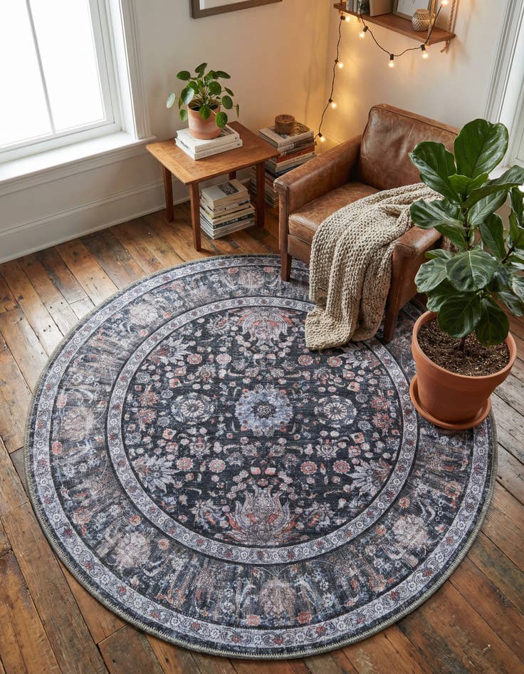 Detail image of 4' x 4' Yara Round Rug