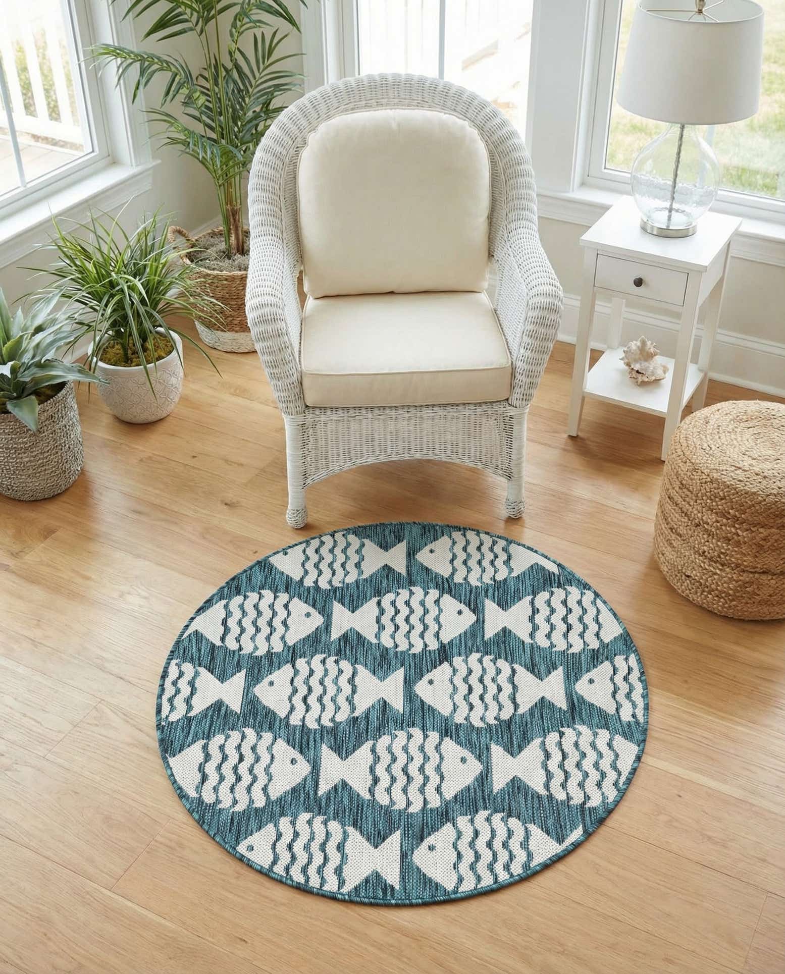 3' 1 x 3' 1 Easy-Clean Coastal Indoor / Outdoor Round Rug